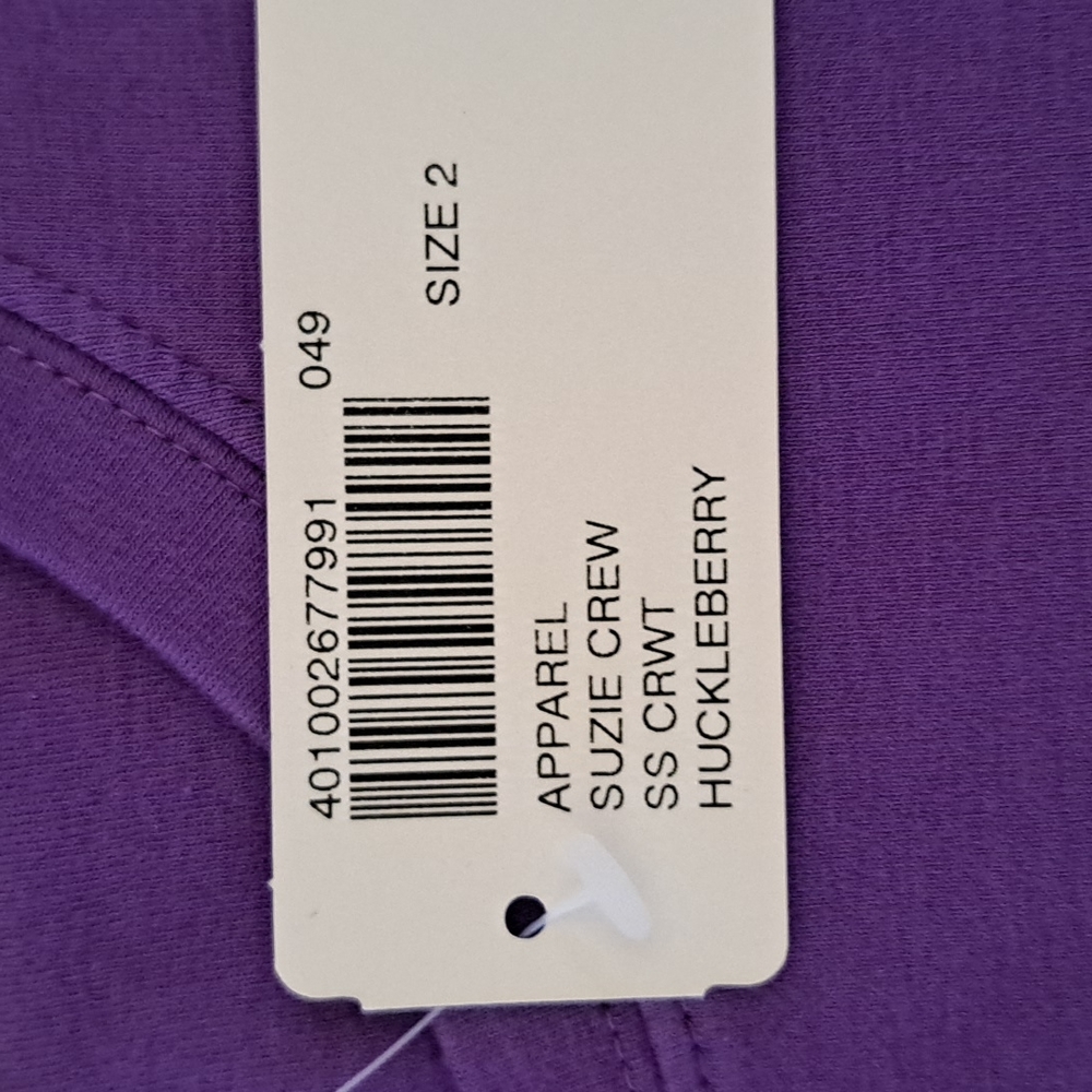 T-Shirt - Picture 4 of 4